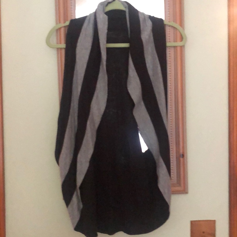 Lucky Brand sleeveless sweater medium